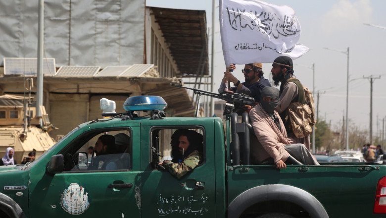  Talibanii au anunţat graţiere pentru oficialii guvernamentali