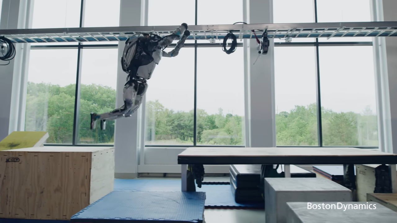  (VIDEO-VIRAL) Robotul umanoid Atlas al Boston Dynamics a dobândit noi funcţii