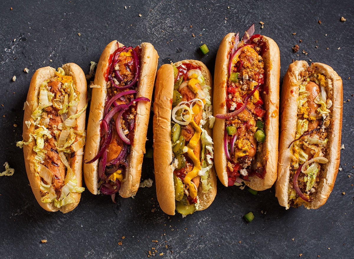  Un hot-dog reduce durata de viață a unui om cu 36 de minute.  STUDIU