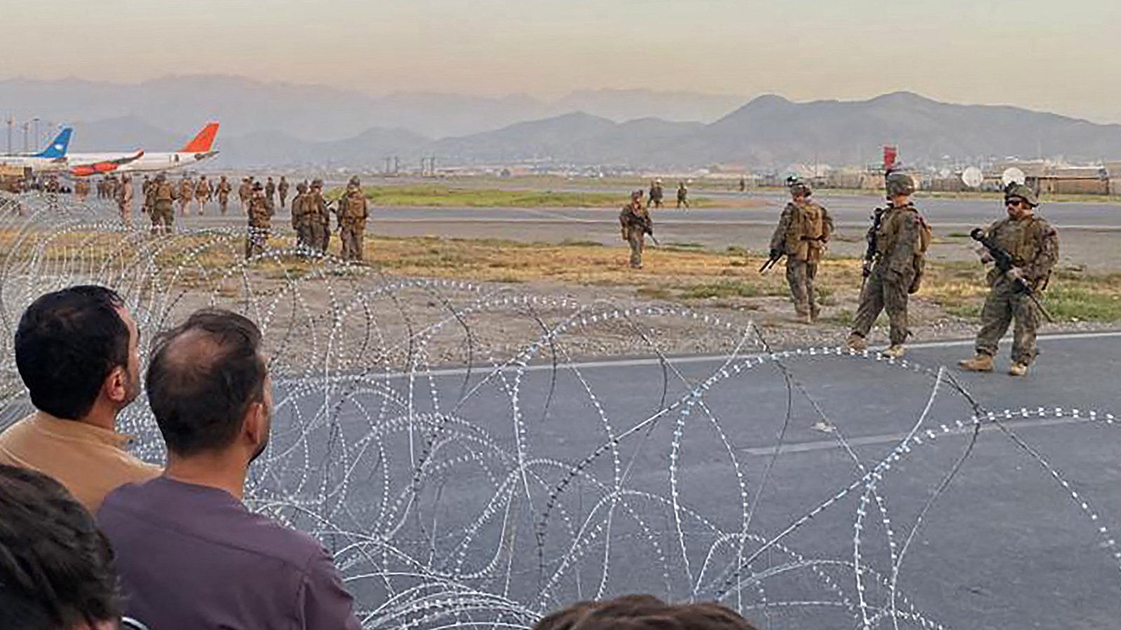  Schimb de focuri în care au fost implicate forţe afgane, americane şi germane, pe aeroportul din Kabul