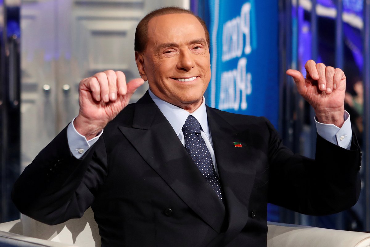  Silvio Berlusconi, mogul media şi fost prim-ministru al Italiei, spitalizat pentru investigaţii amănunţite
