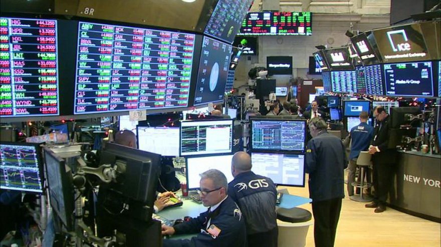  Indicii americani S&P 500 şi Nasdaq au închis luni la niveluri record