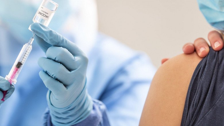  Italia pregăteşte inocularea persoanelor vulnerabile cu cea de-a treia doză de vaccin