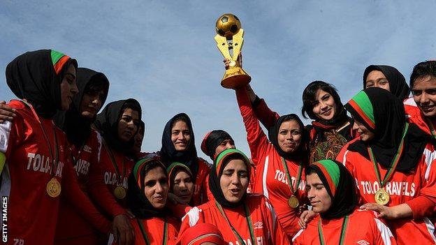  Talibanii au decis că femeile nu au voie să practice nici un sport