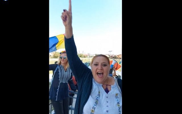  VIDEO – Poliţia anchetează circul făcut de senatoarea Diana Şoşoacă la Răchiteni