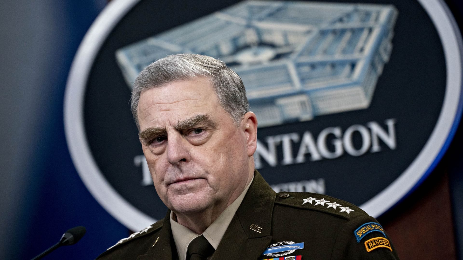 Ofiţerul cu cel mai mare grad la Pentagon, generalul Mark Milley, se temea că Trump avea să atace China