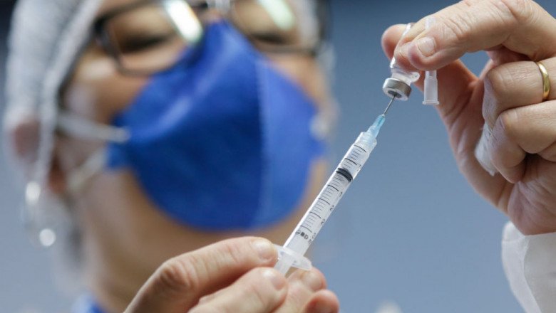  Gheorghiţă a anunţat că administrarea celei de-a treia doze de vaccin anti-COVID ar putea începe de săptămâna viitoare