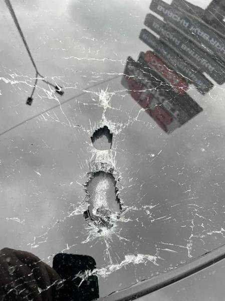  Tentativă de asasinat în Ucraina: 10 gloanțe au fost trase asupra mașinii consilierului președintelui Zelenski. Șoferul a fost rănit