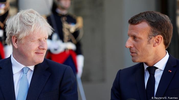  Boris Johnson încearcă să-l calmeze pe Emmanuel Macron în ”frangleză”: Donnez-moi un break!