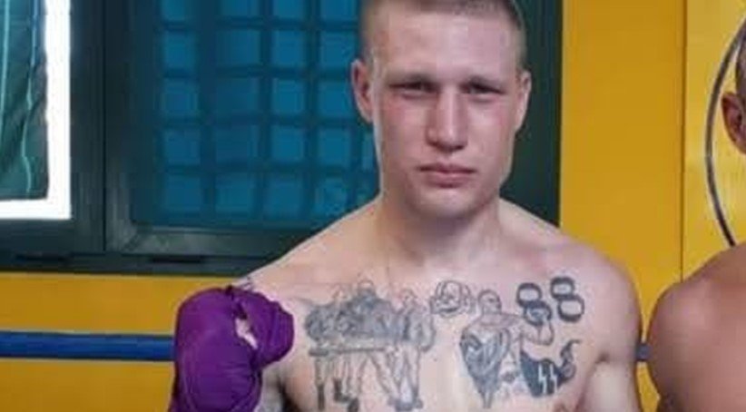  Un boxer a fost suspendat pentru că are tatuaje cu simboluri naziste