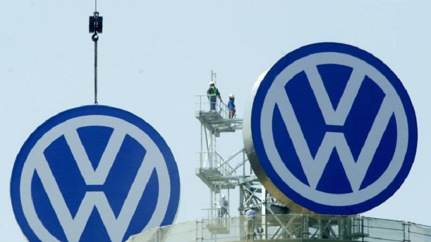 Comisia Europeană cere VW să îi despăgubească pe toţi clienţii europeni înşelaţi