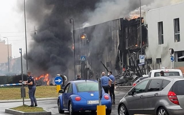  TRAGEDIE: Un avion cu români la bord s-a prăbuşit în Italia. Toţi pasagerii au murit