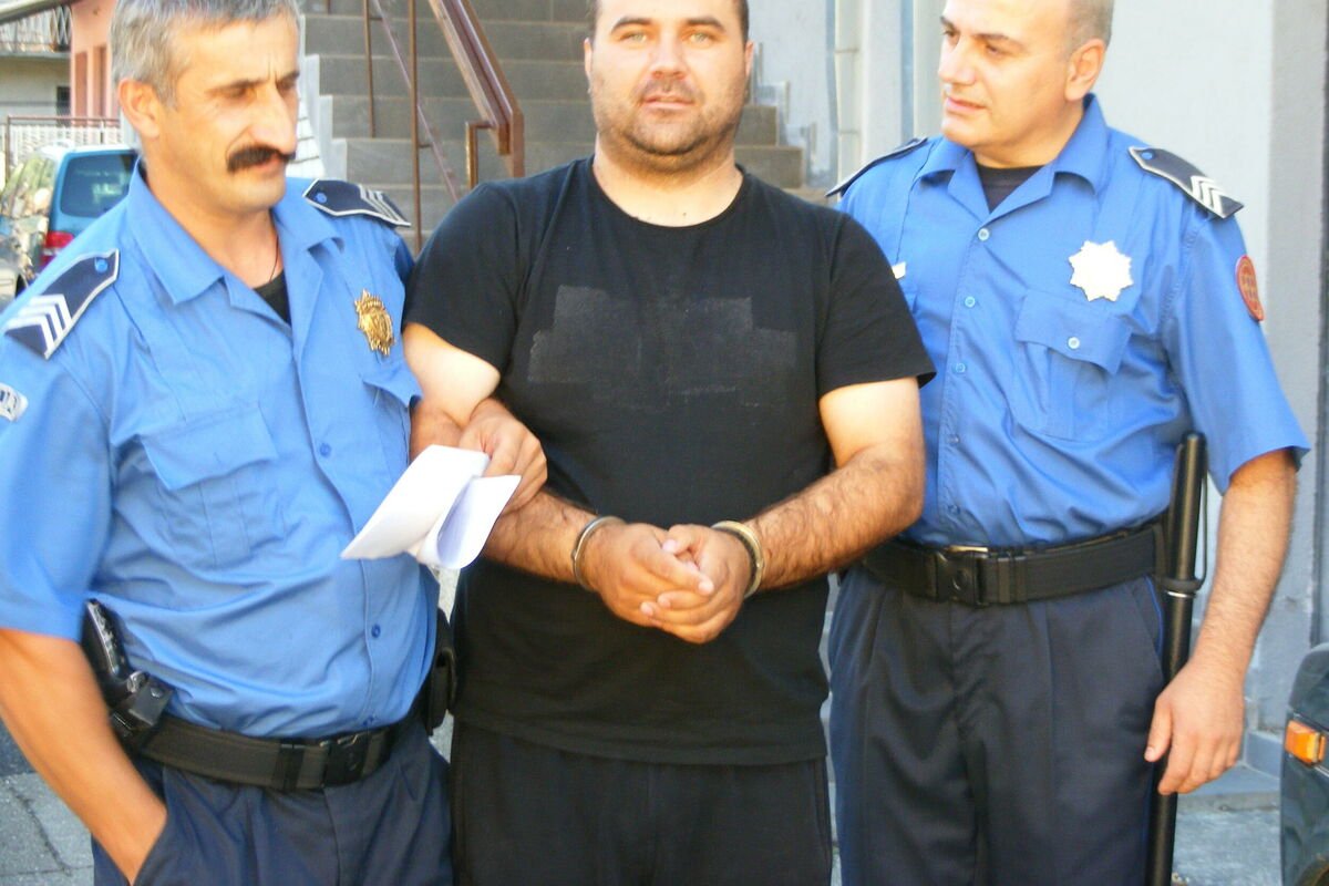  Un poliţist a fost condamnat la 20 de ani de închisoare pentru uciderea unor civili