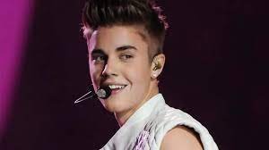  Cântăreţul Justin Bieber vinde o gamă de produse pe bază de canabis