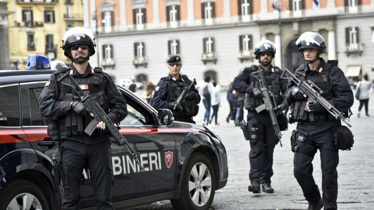 Poliţia italiană a arestat lideri ai partidului de extremă-dreapta Noua Forţă