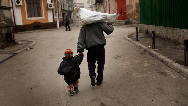  Eurostat: Românii şi bulgarii, cei mai supuşi riscului de sărăcie şi excluziune socială din UE