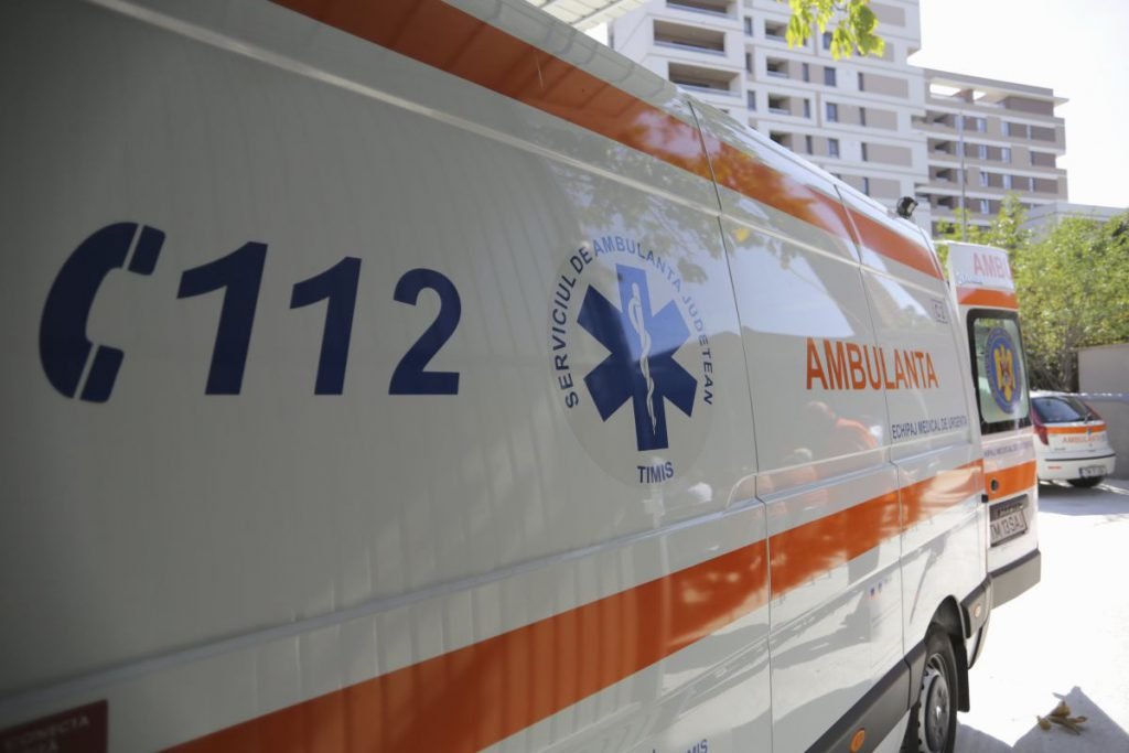  28 de ambulanţe din ţară trimise la București. Autobuz a fost transformat în salvare