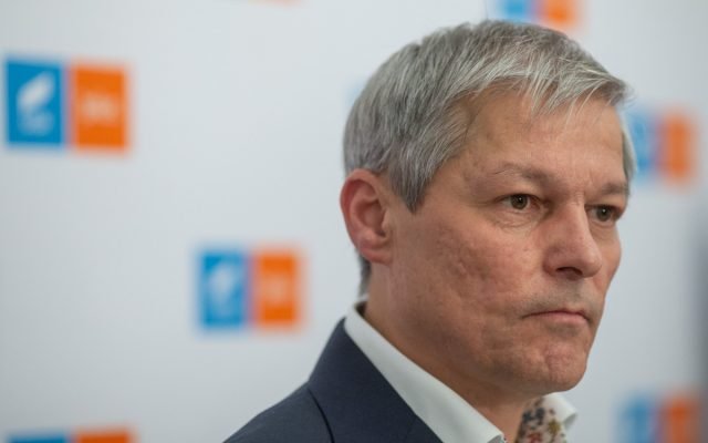  Lista Cabinetului Cioloş şi programul de guvernare au fost depuse la Parlament