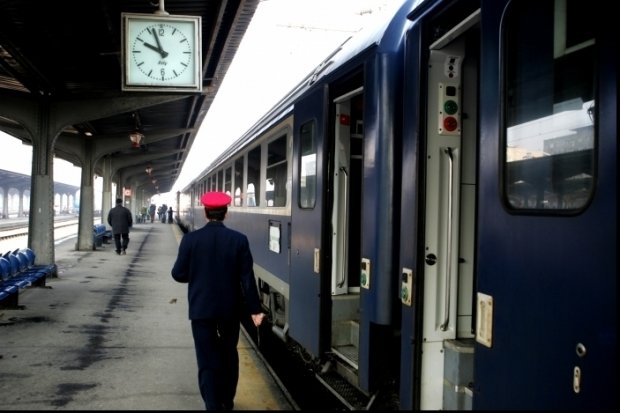  Imagine virală. Cum a fost surprinsă o femeie care circula cu trenul, pe ruta Constanța – București