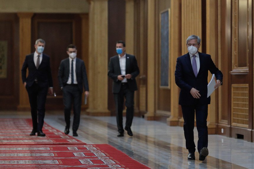  Miniştrii propuşi de Dacian Cioloş, audiaţi de comisiile de specialitate