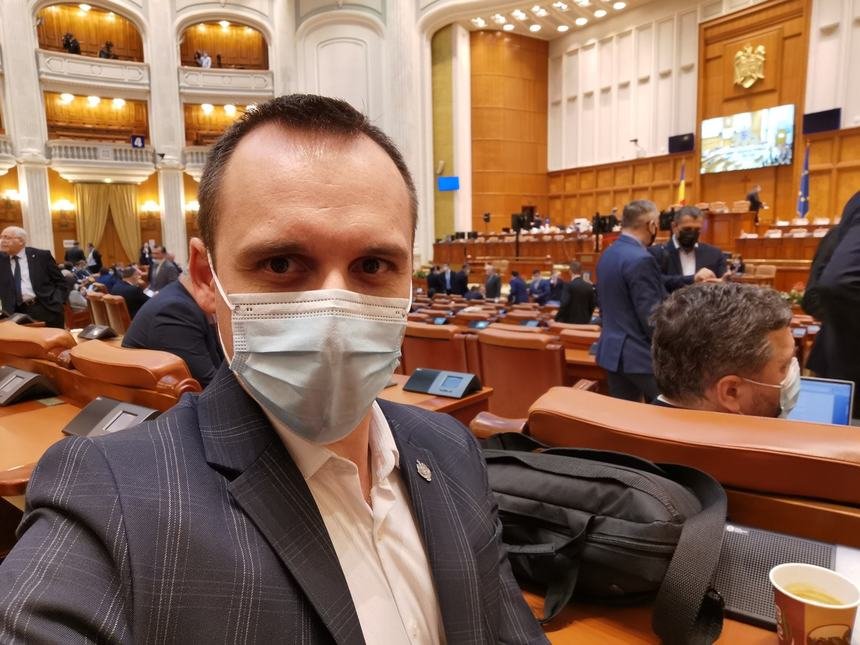  Senatorul ieşean Cristi Berea îl critică pe Iohannis după declaraţiile de astăzi