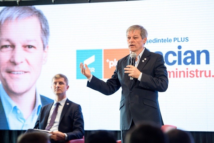  Cabinetul minoritar Cioloş, la vot în Parlament. Se preconizează o respingere (UPDATE)
