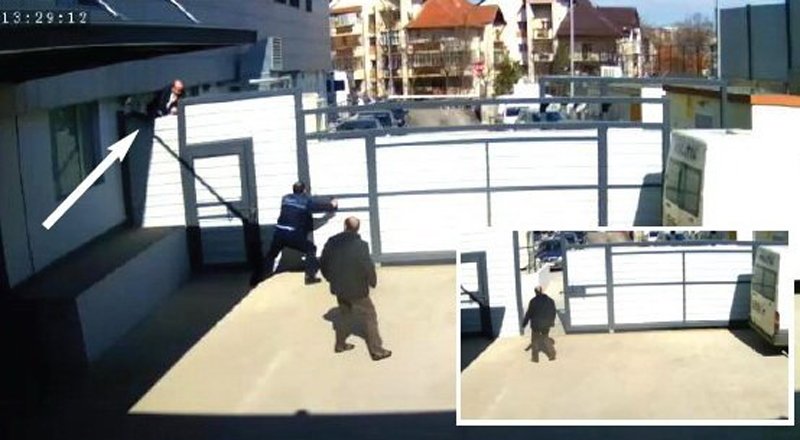  VIDEO Doi polițiști vasluieni, judecați că au ajutat la evadarea a doi infractori în curtea Palatului de Justiție Iași