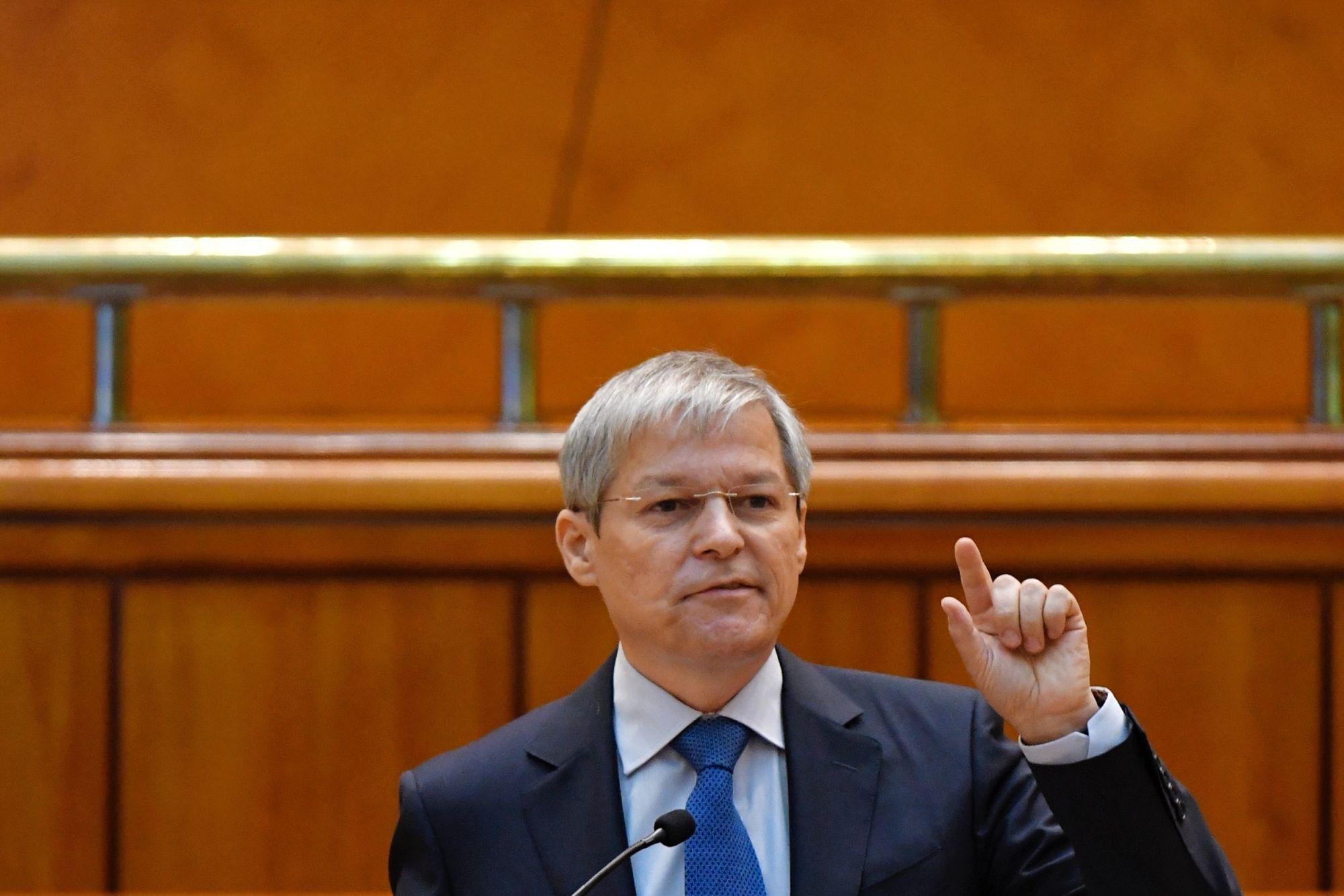  Surse: Nicolae Ciucă l-a sunat pe liderul USR Dacian Cioloş