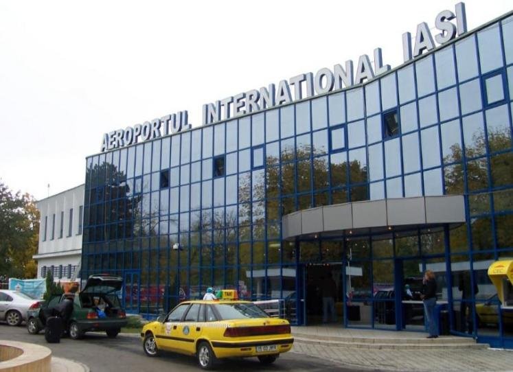  Trist: Doi turişti veniţi în city beak la Iaşi, umiliţi de taximetrişti pe aeroport
