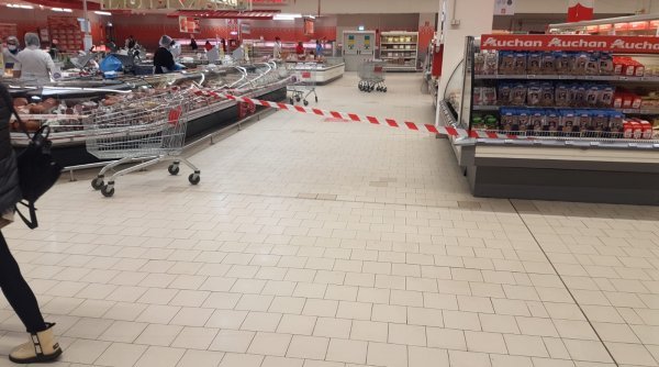  UPDATE: Patru magazine Auchan ar putea fi închise o perioadă. Ce au descoperit inspectorii ANPC!