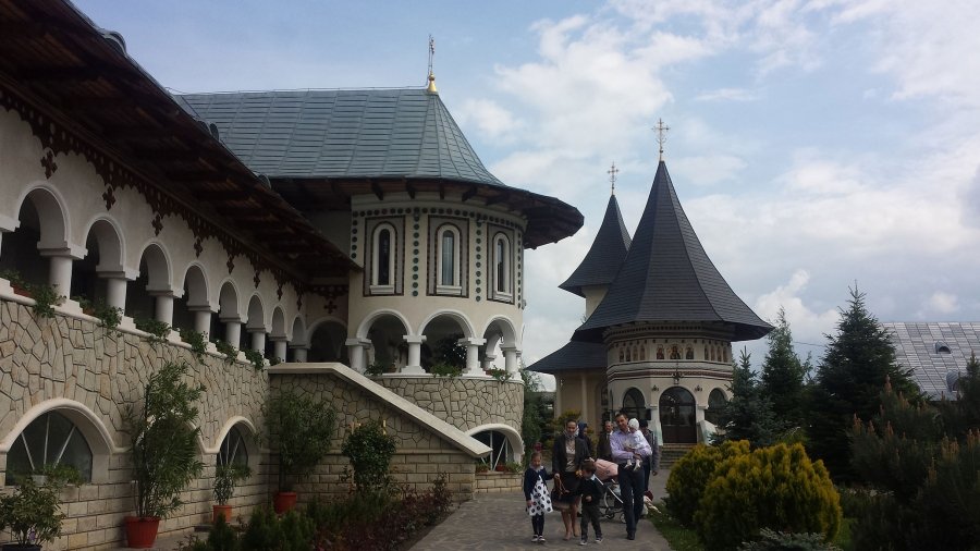  Încă o mănăstire din Moldova în care se distribuie materiale anti-vaccinare