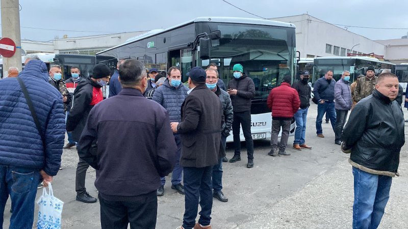  Şoferii de autobuze din Iași au încetat protestul până la negocierile finale