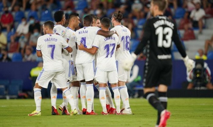 Jucătorii echipei Real Madrid, fluieraţi pe Santiago Bernabeu: E bine, ne mai trezeşte, spune Carlo Ancelotti