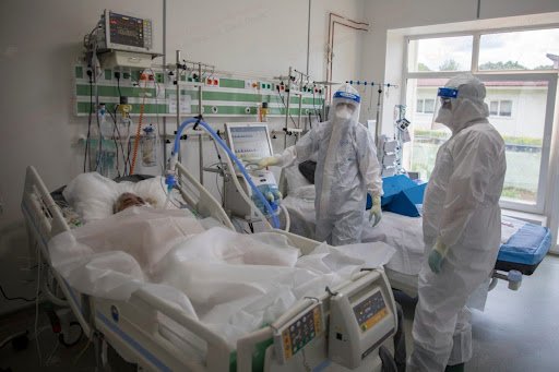  Rata infectărilor scade, dar spitalele rămân pline. 10 decese în ultima zi