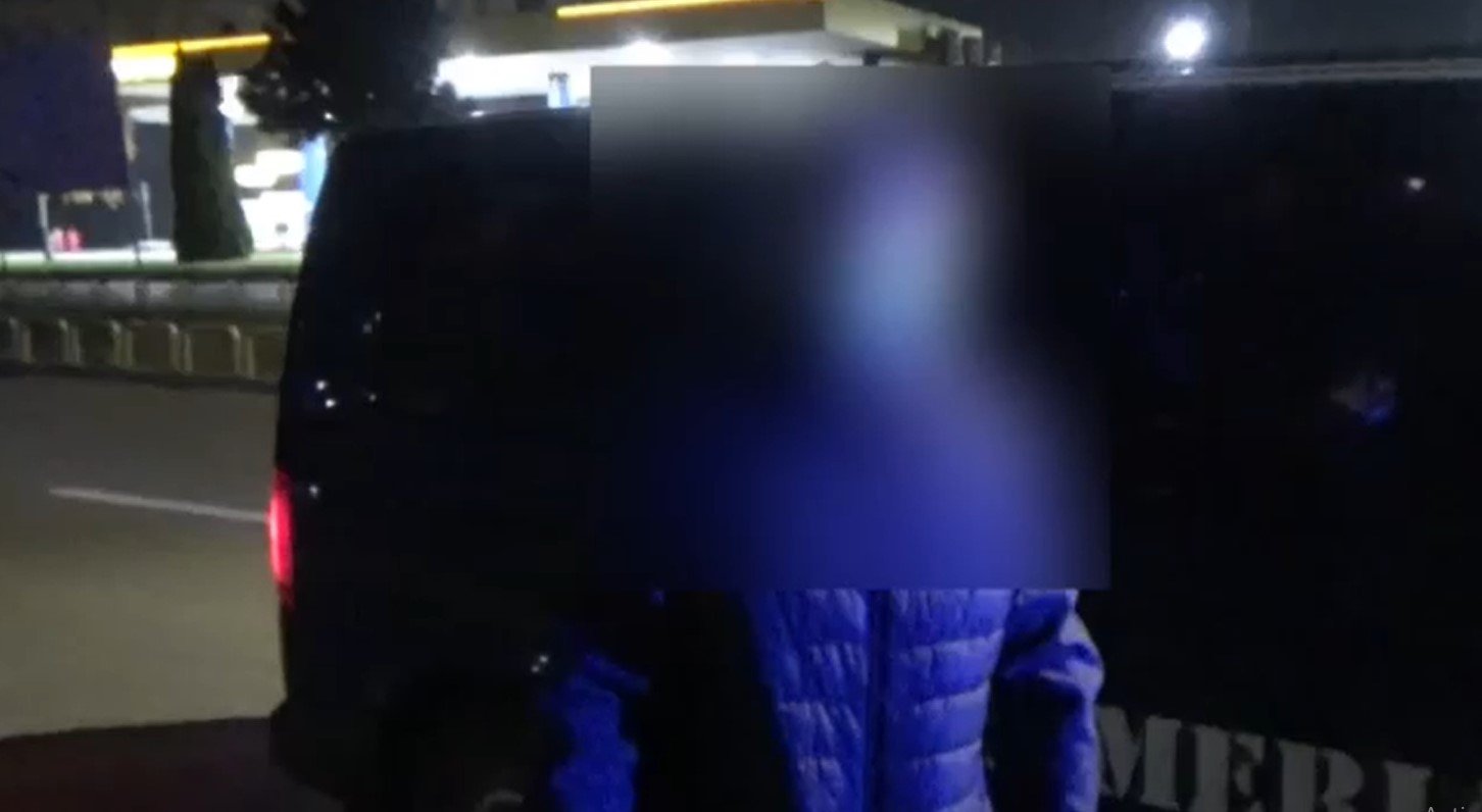  Un bărbat de 22 de ani, care trebuia să fie în carantină în Galaţi, a fost găsit de jandarmi într-o piaţă din Arad