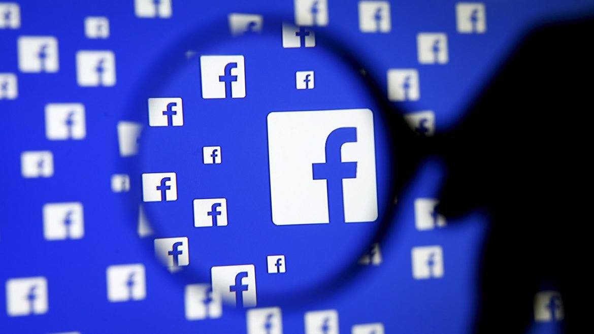  O sibiancă și-a dat în judecată fostul iubit, să șteargă pozele de pe Facebook. Decizia judecătorilor