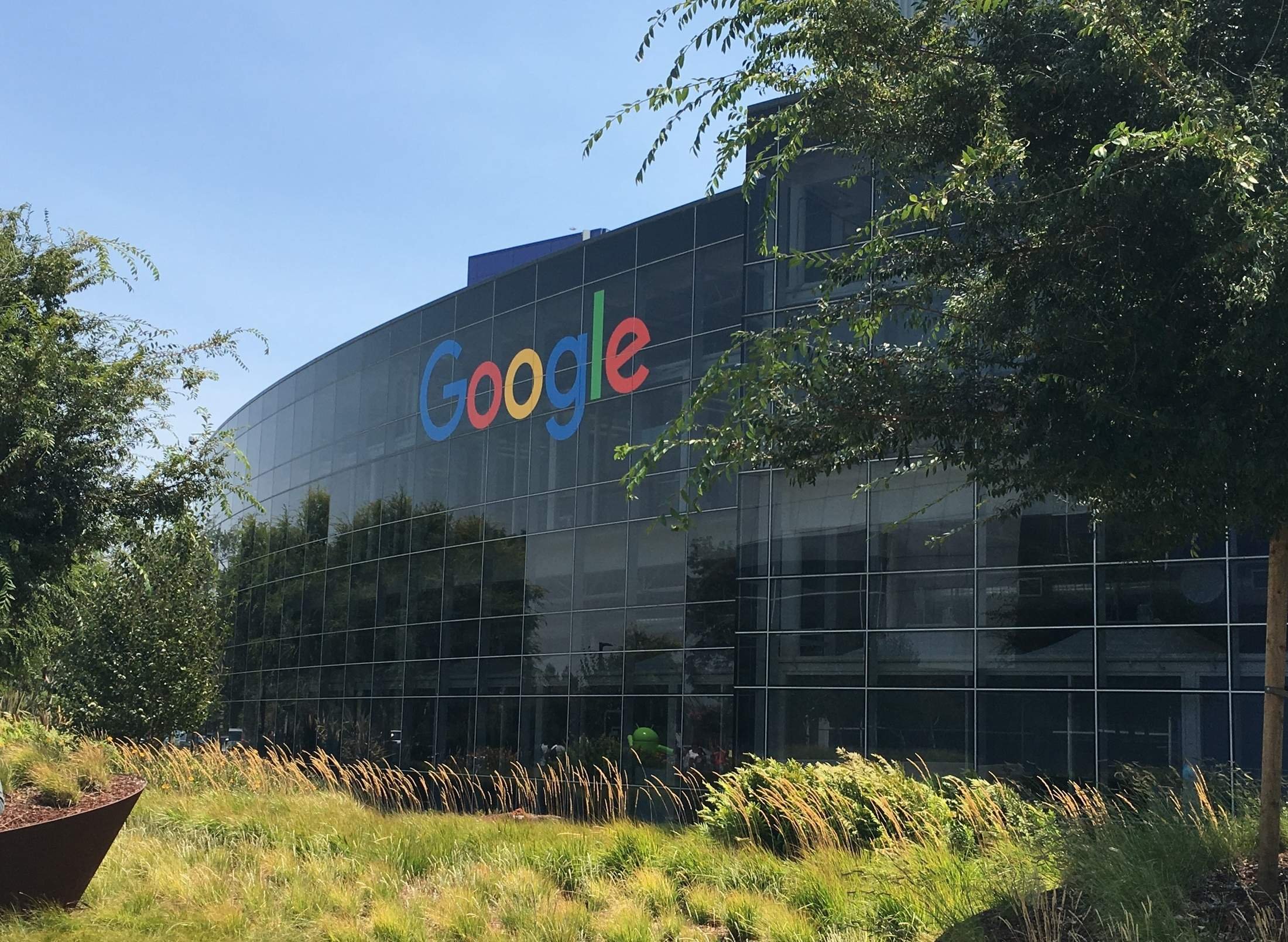  Un grup de state americane au depus o plângere actualizată împotriva Google