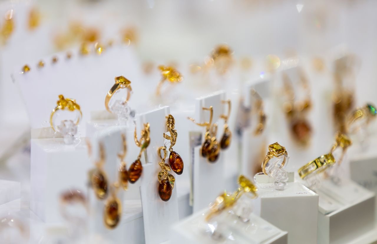  Strălucire și eleganță, captate în bijuteriile Paradis Jewellery, brand inaugurat în Palas Mall