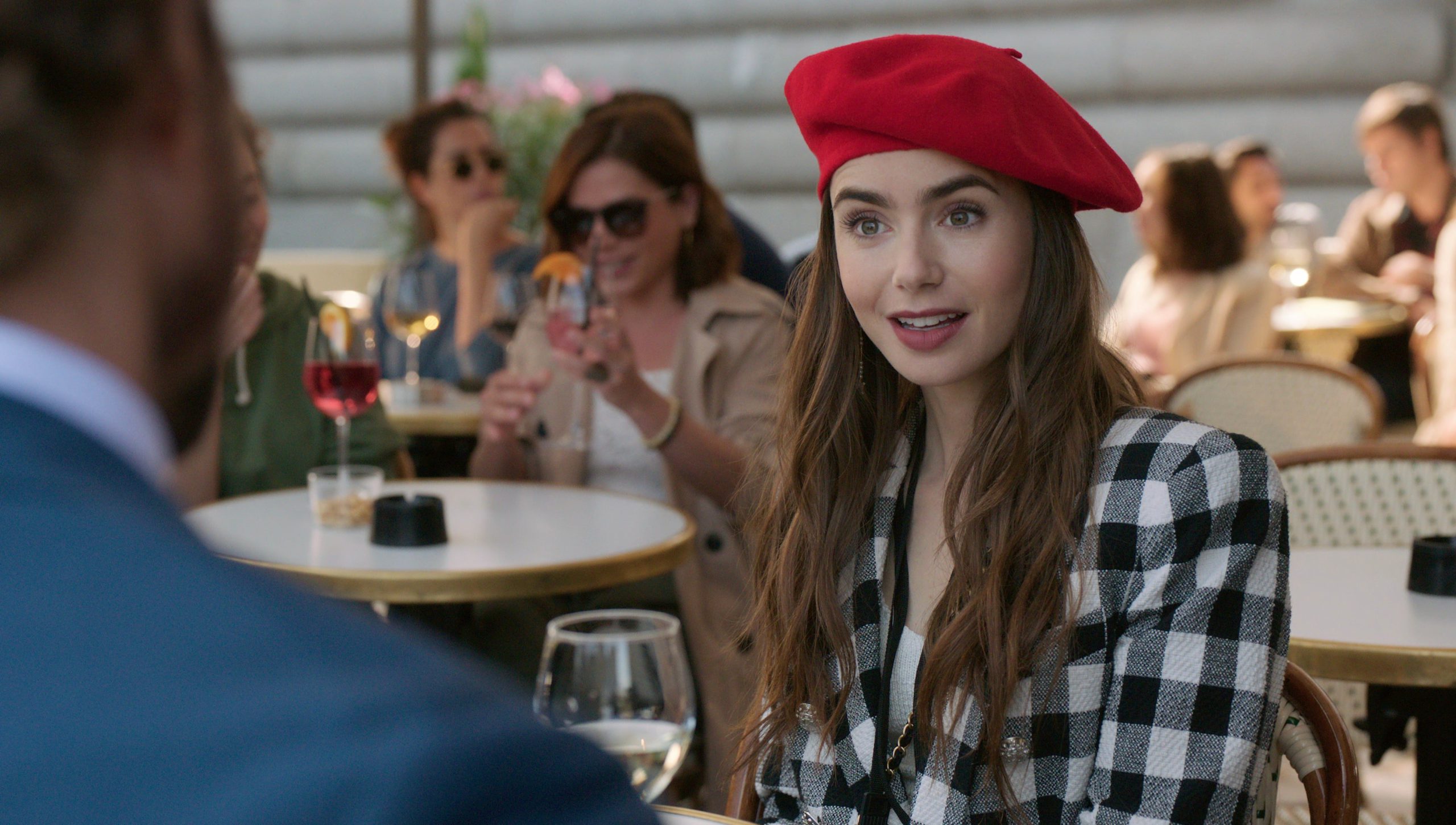  VIDEO Netflix lansează în 22 decembrie sezonul doi din serialul Emily in Paris