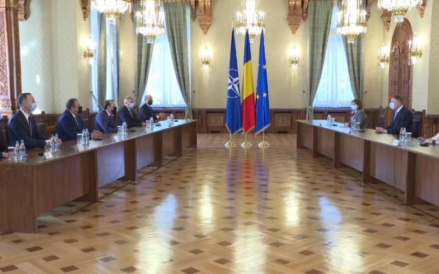  Președintele Klaus Iohannis a convocat pentru luni consultări cu partidele la Cotroceni