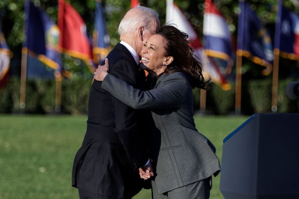  Biden urmează să fie supus unei colonoscopii şi să-i transfere temporar puterea lui Harris