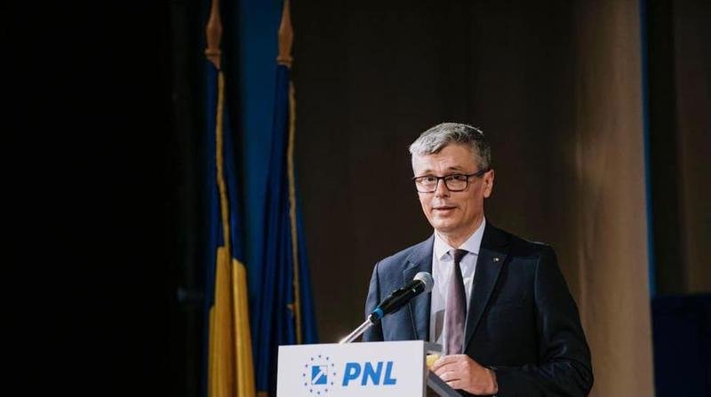  Ministrul PNL al Energiei, Virgil Popescu, mai inventează un spor pentru subordonații săi