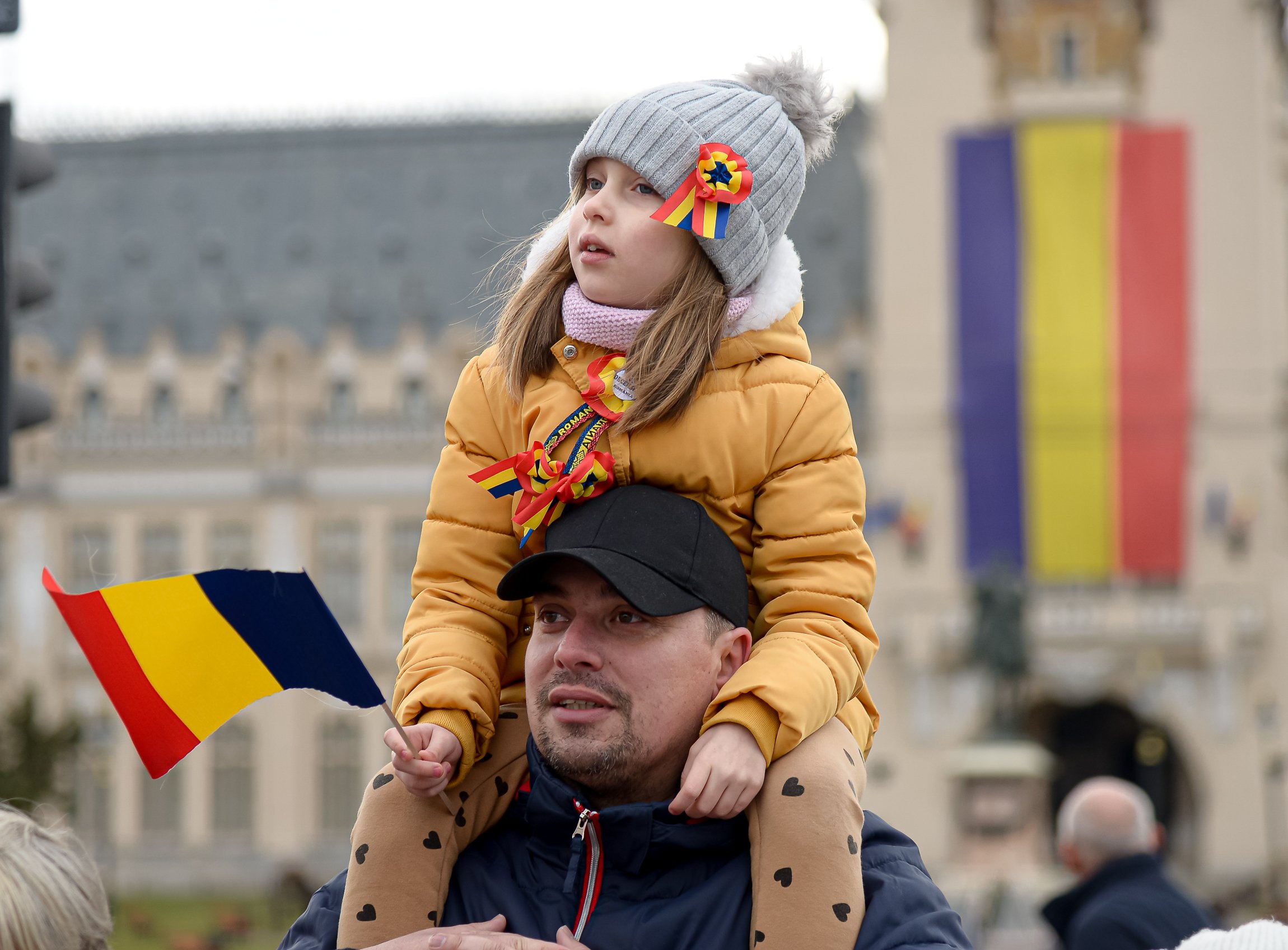  (FOTO) Cum au sărbătorit ieşenii Ziua Naţională a României. Imagini de la paradă