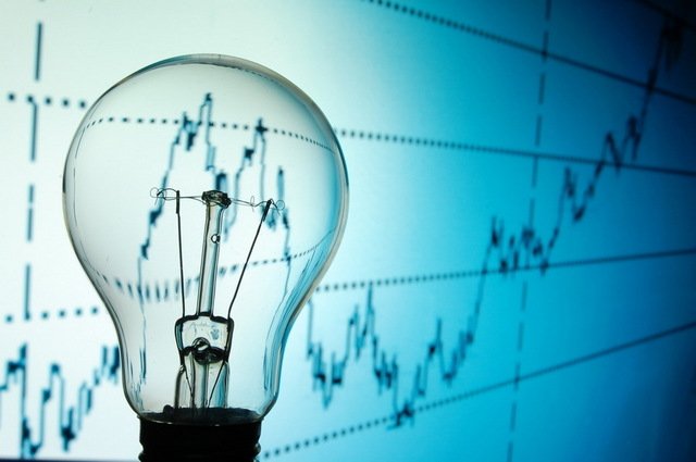  Consumatorii casnici care nu au trecut în piaţa concurenţială vor primi notificări privind creşterea preţului energiei la 1 ianuarie
