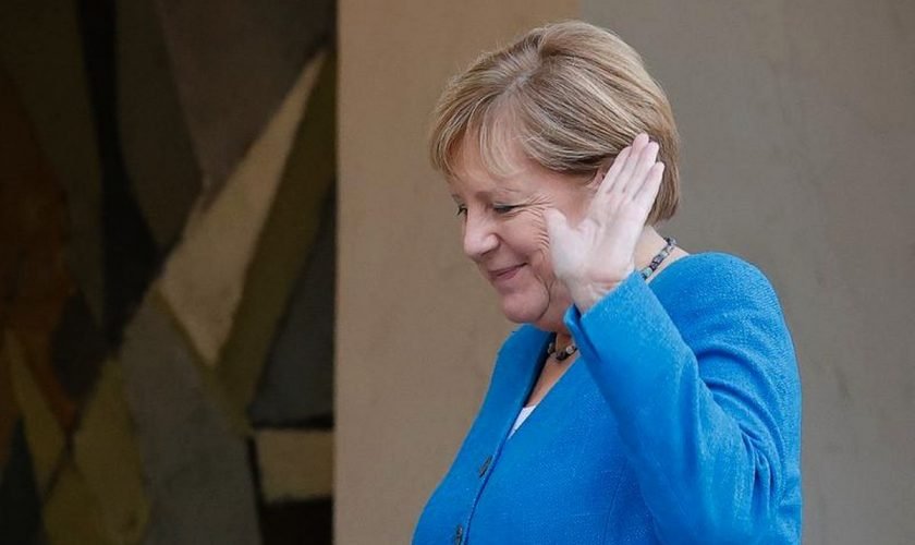  VIDEO – Ceremonia de adio a lui Merkel după 16 ani în funcţia de cancelar