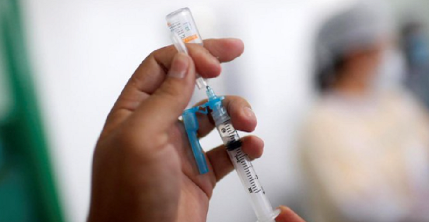  Un italian a încercat să se vaccineze anti-Covid într-un braţ fals de silicon, pentru a obţine certificatul sanitar