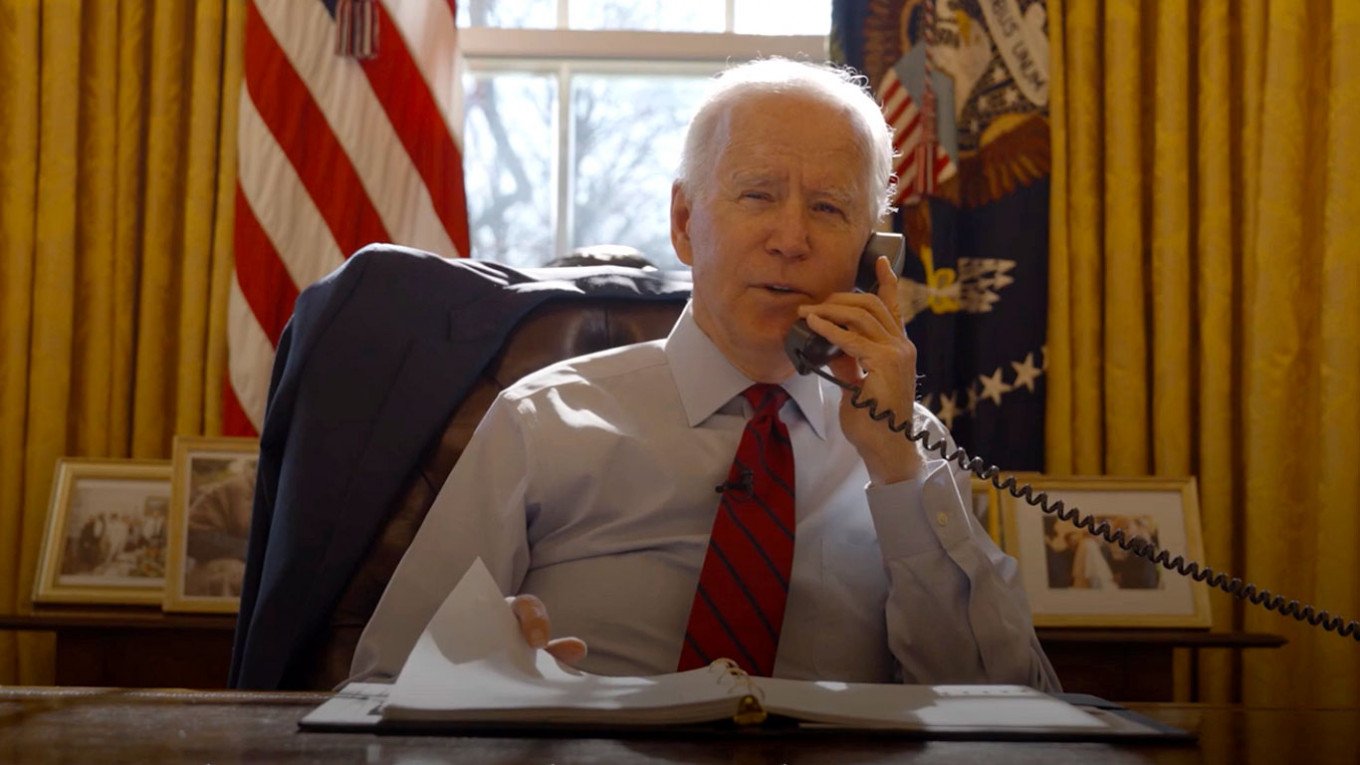  Biden şi Putin vor discuta la telefon, în timp ce tensiunile legate de Ucraina escaladează