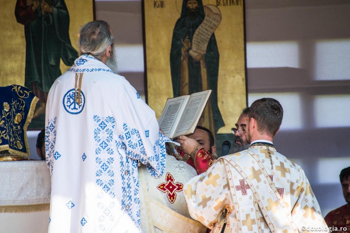  Noi diaconi ortodocşi şi catolici în bisericile din Iaşi