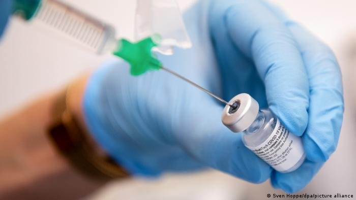  Guvernul Cehiei impune vaccinarea obligatorie pentru anumite categorii profesionale