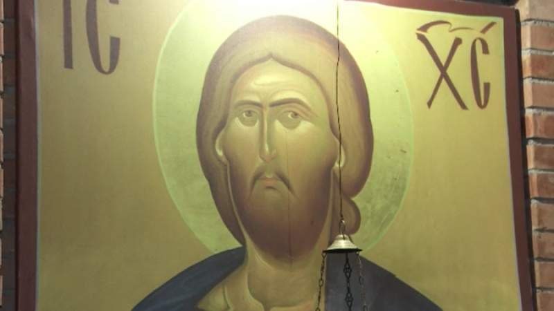  Agitație mare în Cluj: O icoană a Mântuitorului de la o biserică a început să lăcrimeze
